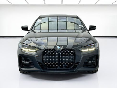 Used 2022 BMW 430i Coupe w/ M Sport Package RWD image 2