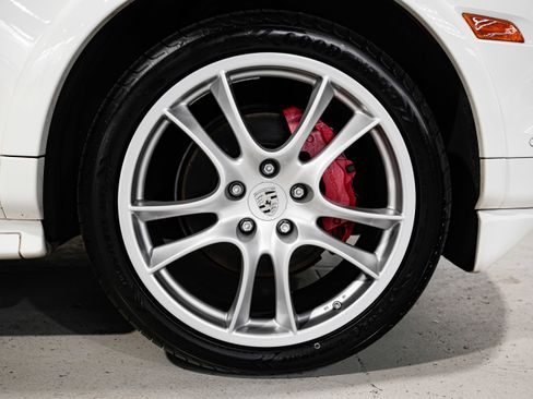 Used 2010 Porsche Cayenne GTS image 49