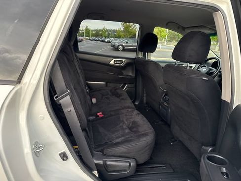 Used 2014 Nissan Pathfinder SV FWD image 18