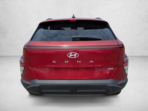 Used 2025 Hyundai Kona SEL AWD/4WD image 6