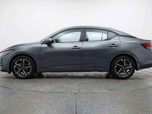 Used 2025 Nissan Sentra SV image 5