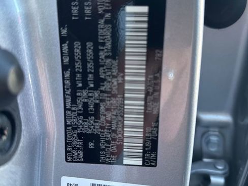 Used 2023 Toyota Highlander Limited image 11