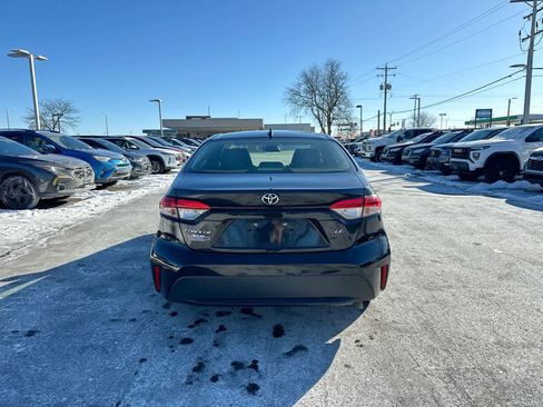 Used 2022 Toyota Corolla LE image 12