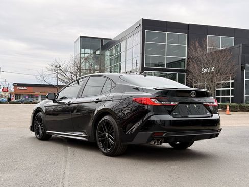 Used 2025 Toyota Camry SE image 4