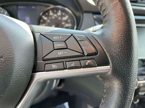 Used 2020 Nissan Rogue SV FWD image 19