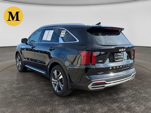 Certified 2022 Kia Sorento SX Prestige w/ Panoramic Sunroof Package AWD/4WD image 3