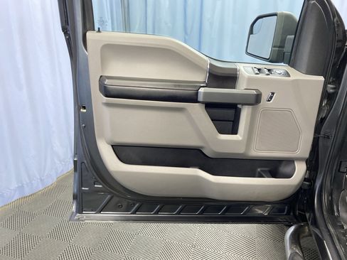 Used 2016 Ford F150 XLT w/ Trailer Tow Package image 11