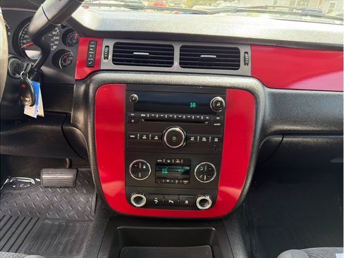 Used 2008 Chevrolet Avalanche LT w/ Convenience Package #1 AWD/4WD image 9
