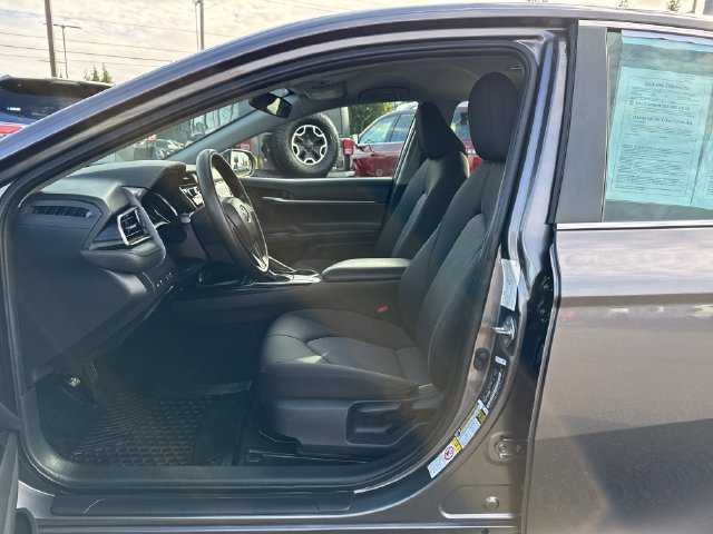 Used 2019 Toyota Camry LE FWD image 13