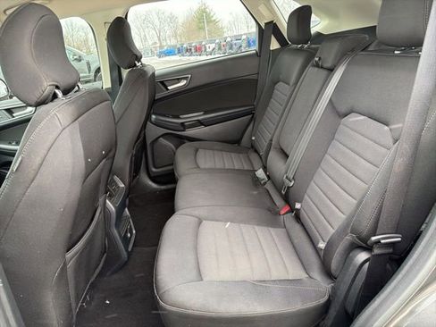 Used 2019 Ford Edge SE w/ SE Fleet Driver's Package image 15