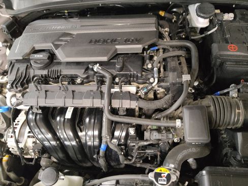 Used 2025 Hyundai Elantra SEL FWD image 30
