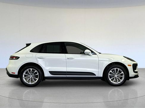Certified 2026 Porsche Macan AWD/4WD image 9