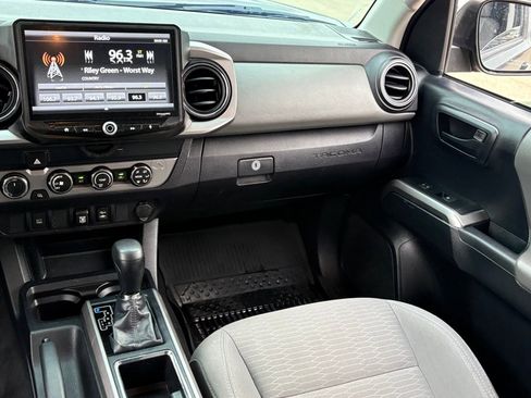 Used 2019 Toyota Tacoma SR5 image 16