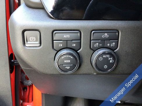 Used 2024 Chevrolet Silverado 1500 LT AWD/4WD image 25