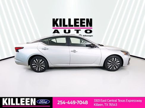 Used 2024 Nissan Altima 2.5 SV image 9