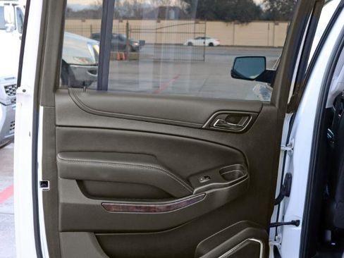 Used 2020 Chevrolet Suburban LT image 26