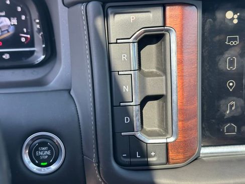 Used 2023 GMC Yukon Denali Ultimate AWD/4WD image 30