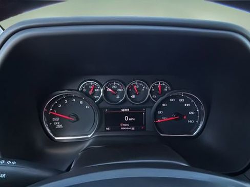 Used 2021 Chevrolet Suburban RST w/ Luxury Package image 15