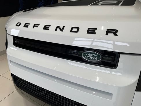 Used 2022 Land Rover Defender 110 X-Dynamic SE AWD/4WD image 14