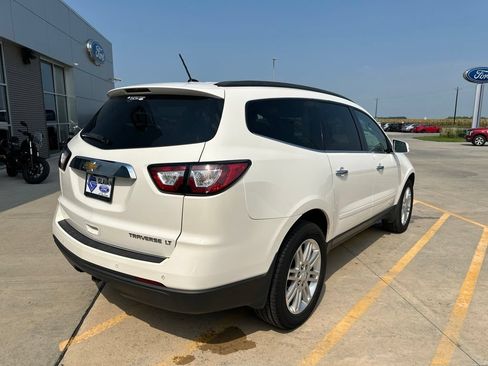 Used 2015 Chevrolet Traverse LT w/ Style and Technology Package FWD image 7