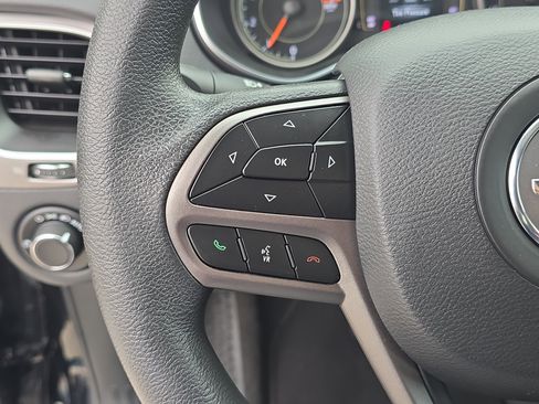 Used 2020 Jeep Cherokee Latitude image 31