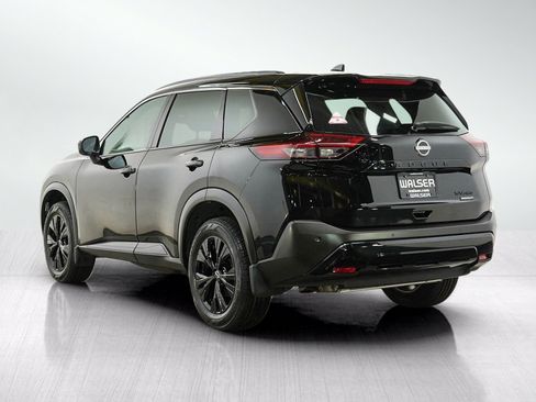 Used 2023 Nissan Rogue SV w/ SV Premium B Package AWD/4WD image 3