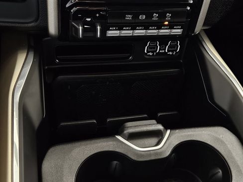 Used 2022 RAM 2500 Laramie AWD/4WD image 16