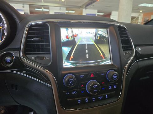 Used 2017 Jeep Grand Cherokee Overland image 22