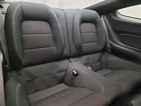 Used 2015 Ford Mustang Coupe image 19