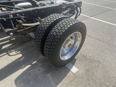 Used 2016 Ford F550 4x4 Crew Cab Super Duty image 7