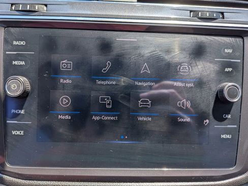 Used 2021 Volkswagen Tiguan SEL AWD/4WD image 63