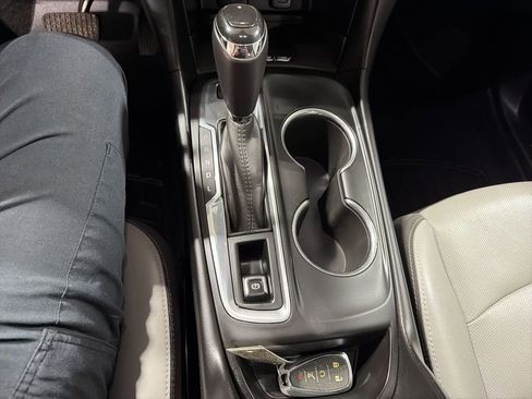 Used 2018 Chevrolet Equinox Premier image 31