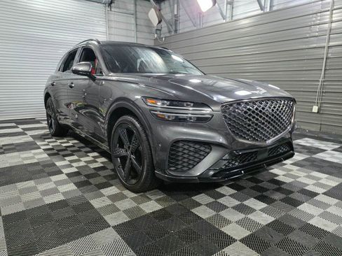 Used 2022 Genesis GV70 2.5T w/ Sport Prestige Package AWD/4WD image 3