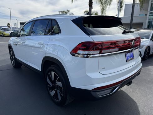 Used 2024 Volkswagen Atlas Cross Sport SE image 8
