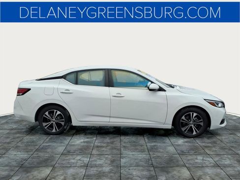 Used 2022 Nissan Sentra SV image 2