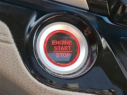 Certified 2018 Honda Odyssey Elite image 24