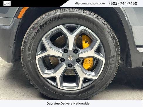 Used 2023 Rivian R1T Adventure image 32