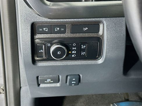 Used 2024 Ford F350 Lariat AWD/4WD image 10