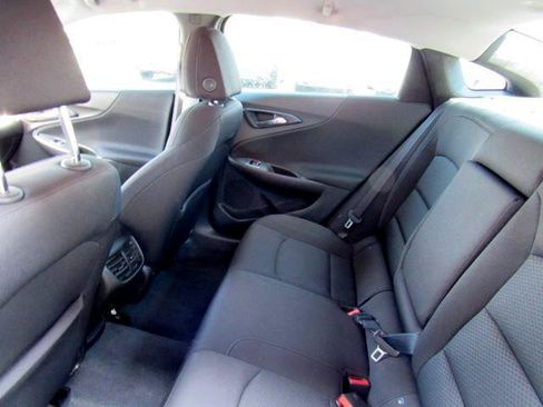 Used 2019 Chevrolet Malibu LT w/ Driver Confidence Package image 13