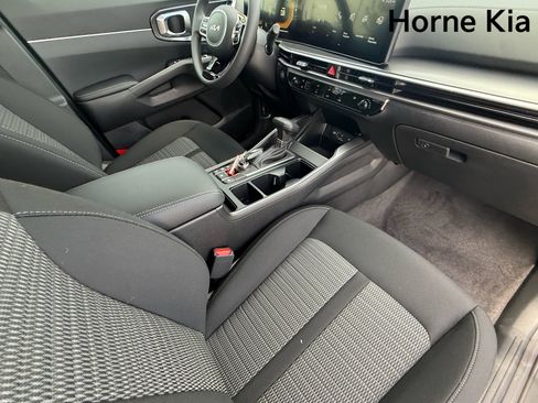 New 2025 Kia Sorento LX image 22