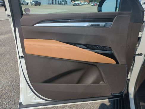 Certified 2025 Cadillac Escalade Premium Luxury w/ Touring Package AWD/4WD image 22