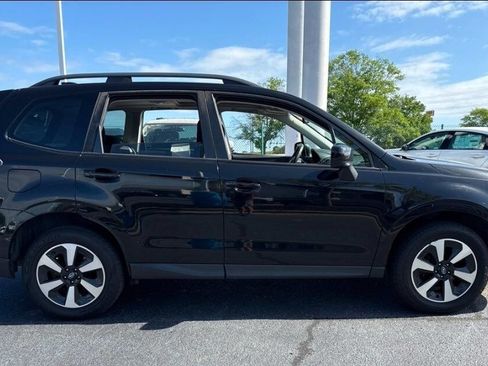 Used 2017 Subaru Forester 2.5i Premium w/ All-Weather Package image 4