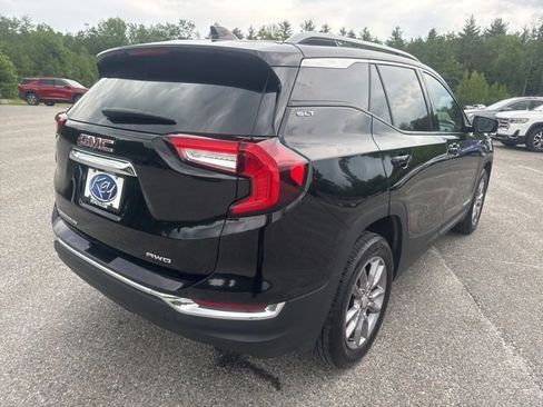 Used 2024 GMC Terrain SLT AWD/4WD image 6