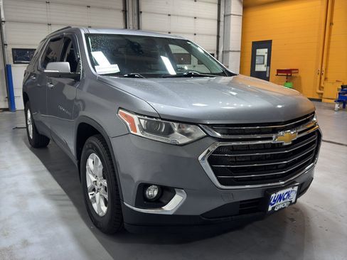 Used 2020 Chevrolet Traverse LT image 8