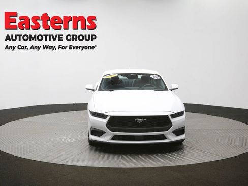 Used 2025 Ford Mustang Coupe RWD image 50
