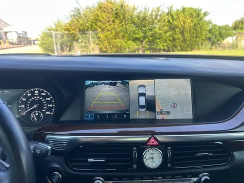 Used 2018 Genesis G90 5.0 Ultimate RWD image 9