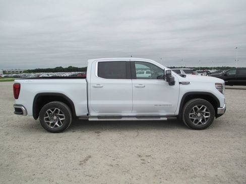New 2026 GMC Sierra 1500 SLT w/ SLT Premium Plus Package AWD/4WD image 3