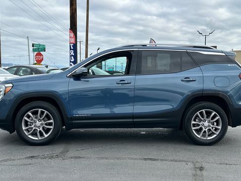 Used 2024 GMC Terrain SLT AWD/4WD image 8