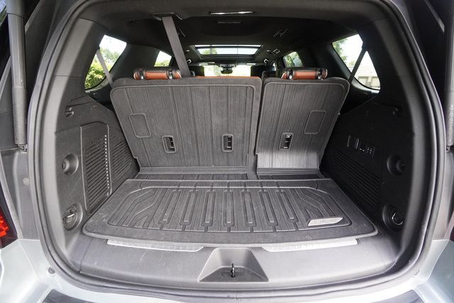 Used 2024 GMC Yukon Denali Ultimate AWD/4WD image 29
