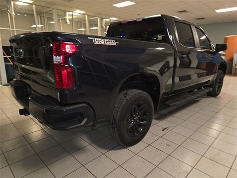Used 2024 Chevrolet Silverado 1500 Custom Trail Boss w/ LPO, Dark Essentials Package image 8